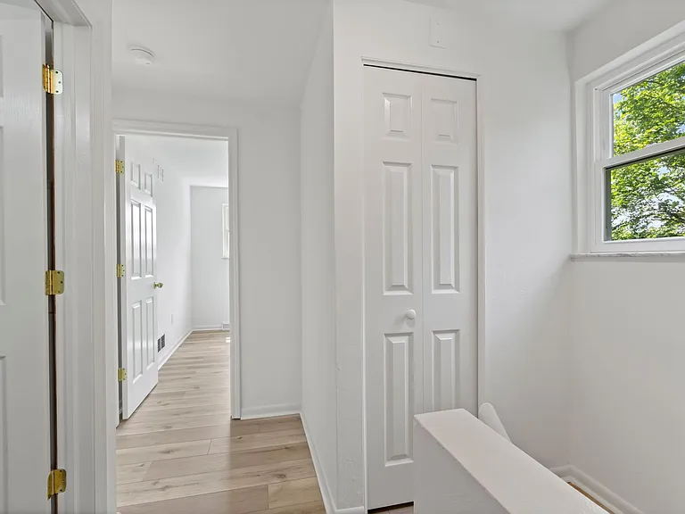 2055 Luehm Ave — Photo 12
