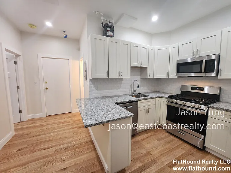 31 Queensberry St #292 — Photo 2
