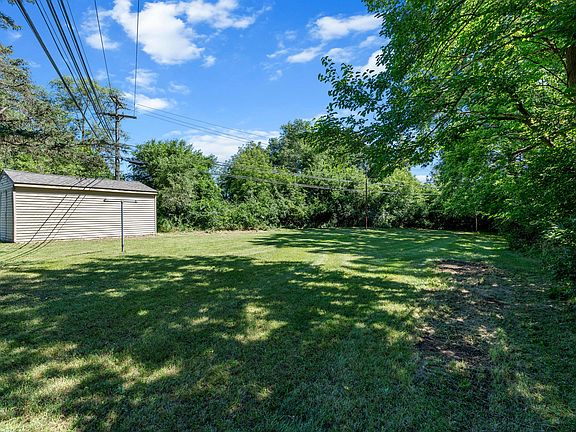 5th image of 1303 Cardigan Dr
