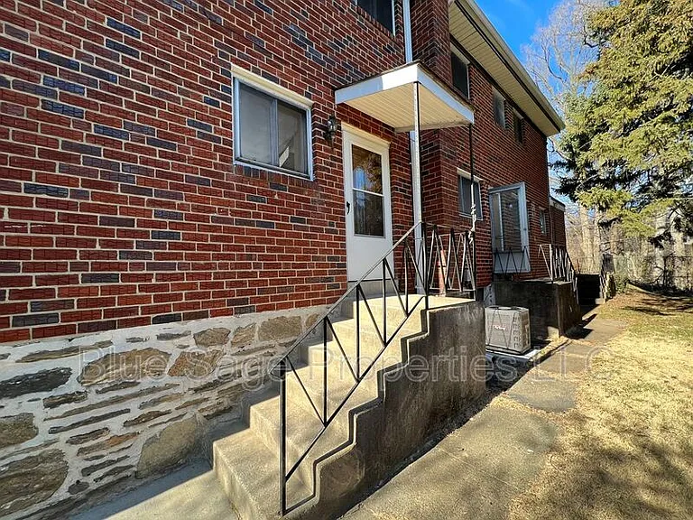 205 Juniper Rd — Photo 2