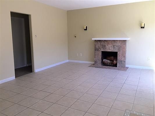2nd image of 246 Palm Dr