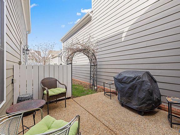 5th image of 3432 Rowcross St