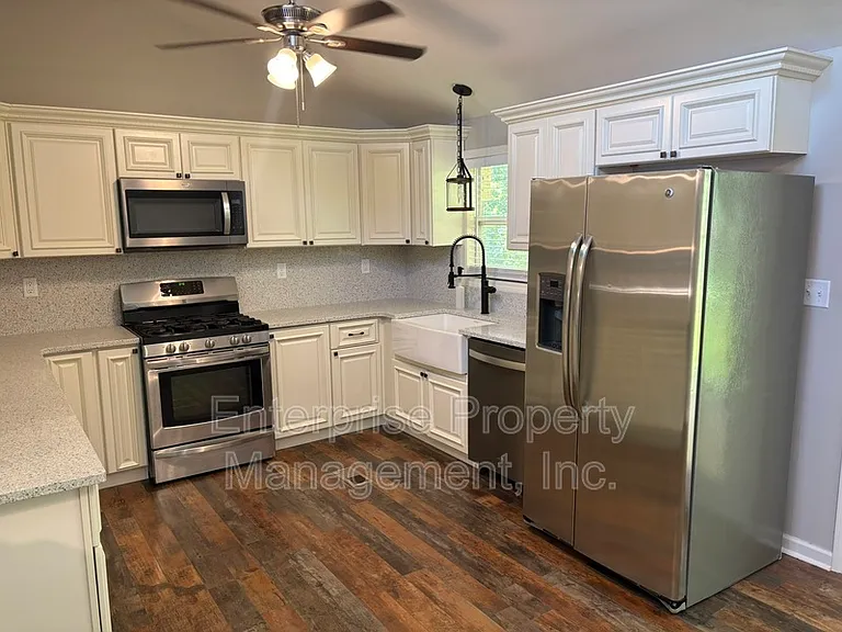 6843 Autumnhill Ln — Photo 10