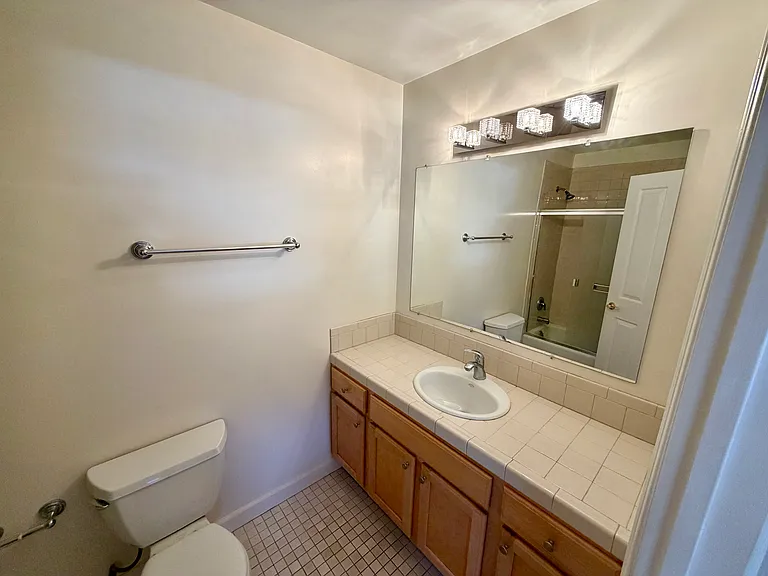 Blue Rock Apartments — Photo 11