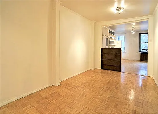 Rented by Warburg | media 28