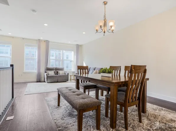 405 Saratoga Ct, Branchburg, NJ 08876