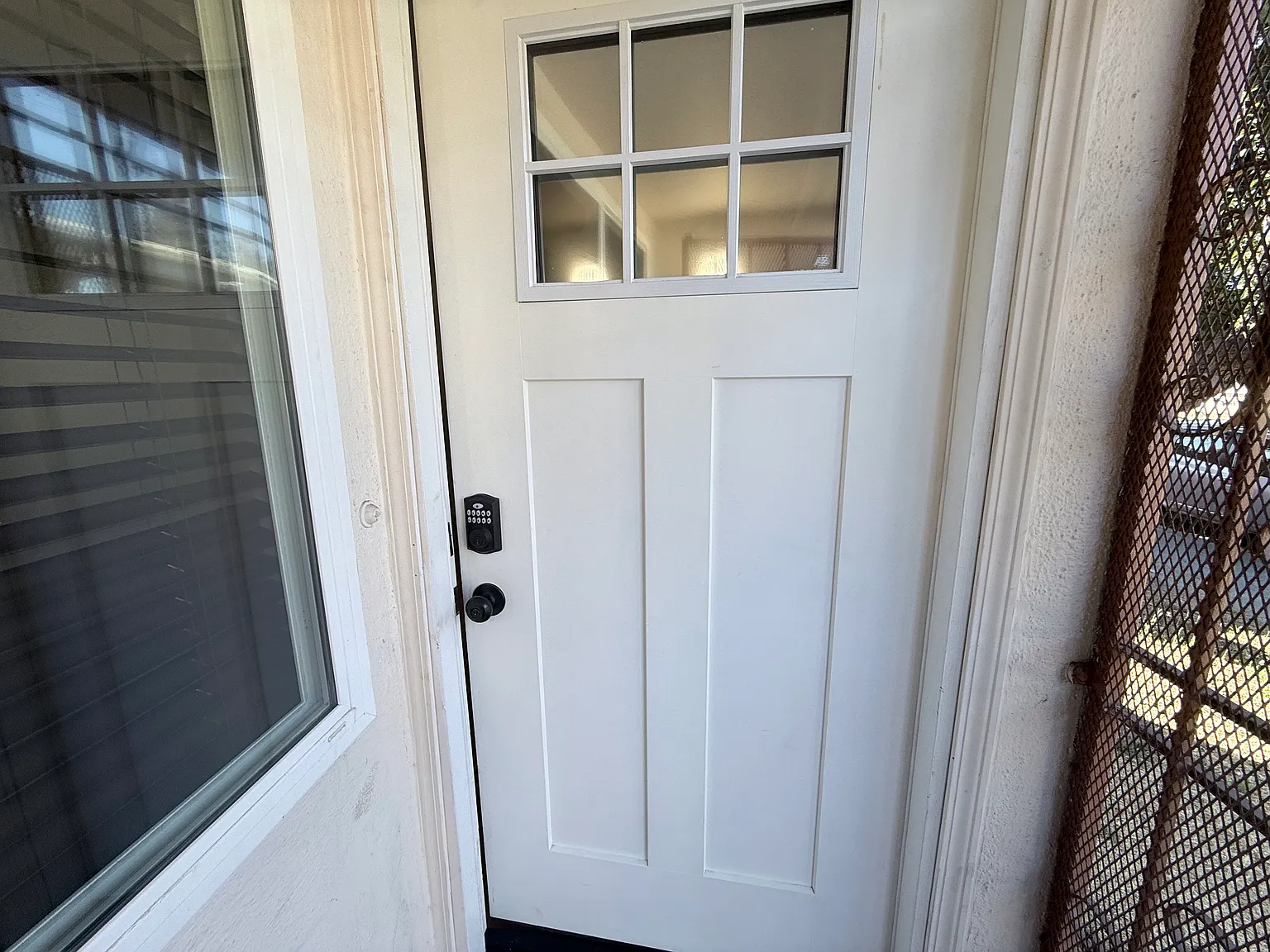 3 bed, 948 sqft, $3,195 — Photo 3