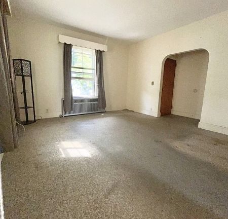 5th image of 16 Jackson Ave