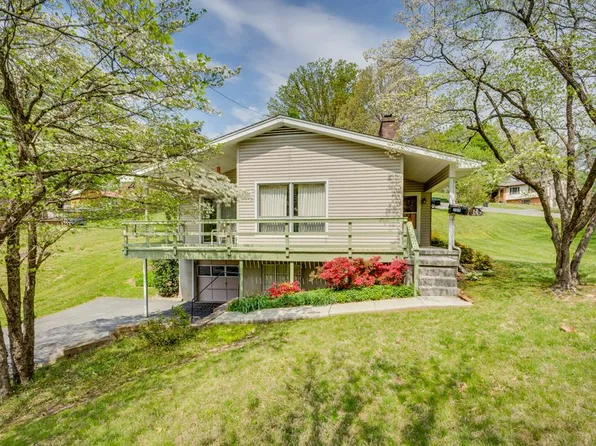 750 McChesney Dr, Bristol, VA 24201