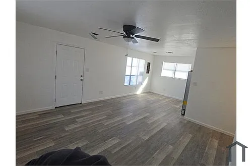 1611 Basin St Photo 1