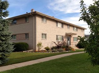 W169N8896 Hoyt Dr, Menomonee Falls, WI 53051