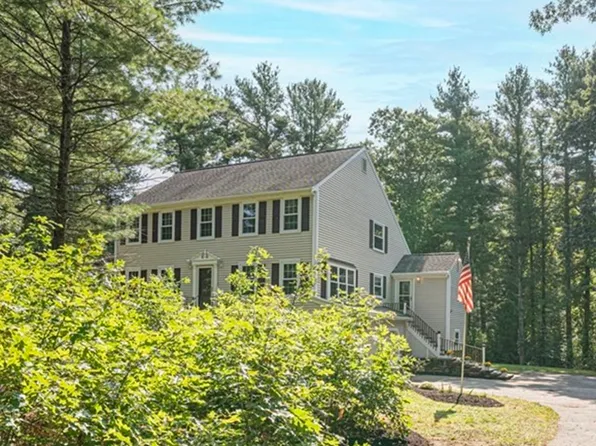 85 Pickens St, Lakeville, MA 02347