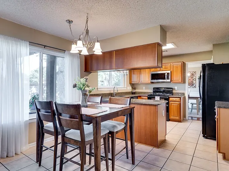 2600 Crepe Myrtle Dr — Photo 10