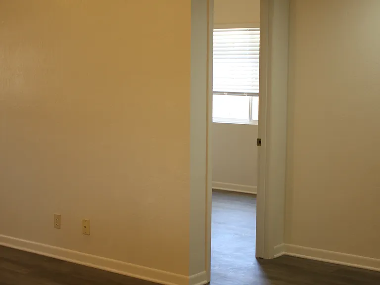 533 Central Ave #B — Photo 22