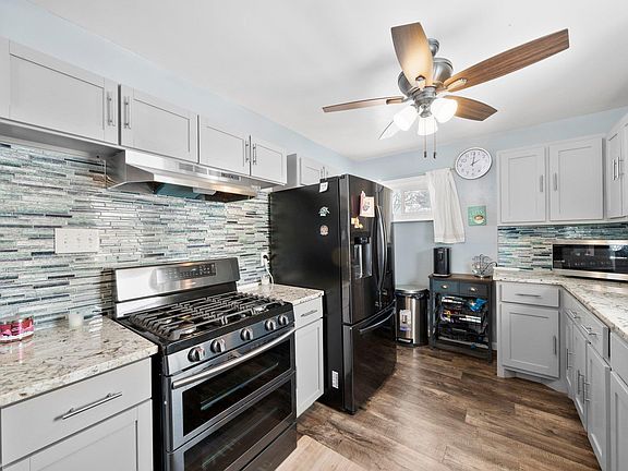 5th image of 1133 Canterbury Dr