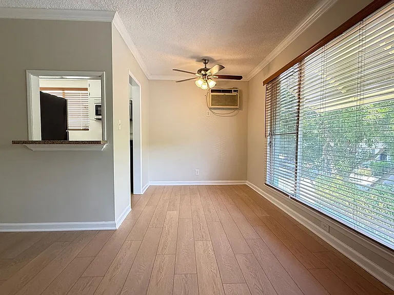 1031 N Ogden Dr — Photo 4