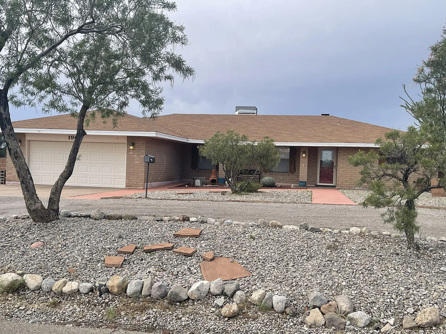 3 bed, 1978 sqft, $1,900 — Photo 2
