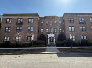 222 7th Street #2H, Garden City, NY