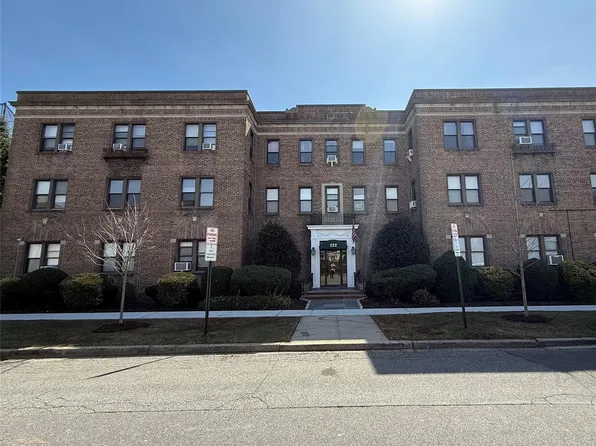222 7th Street #2H, Garden City, NY 11530