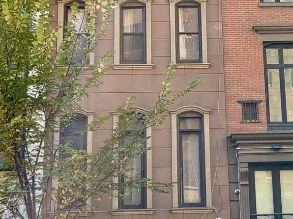 212 East 35th Street image 1 of 15