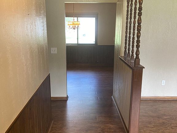 2nd image of 1409 Greenway Dr