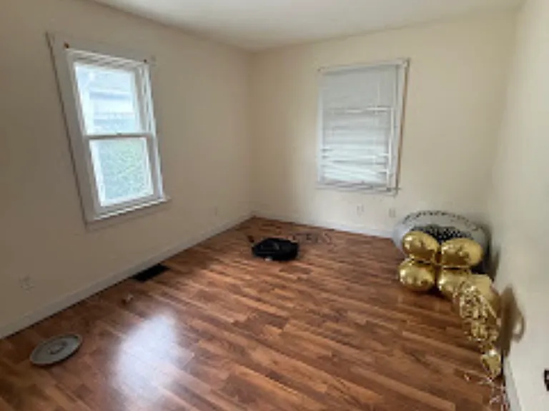 2150 E Clay St — Photo 4