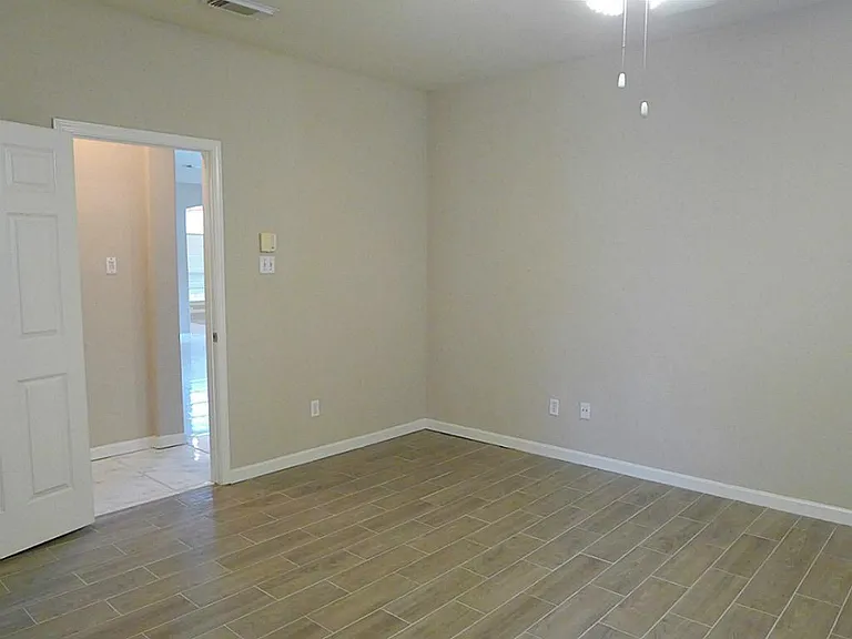 20703 Whitevine Way — Photo 5