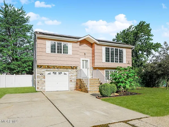 18 Croman Court, Hazlet, NJ 07730