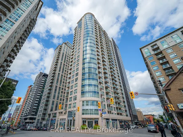 195 Besserer St #1405, Ottawa, ON K1N 0B6