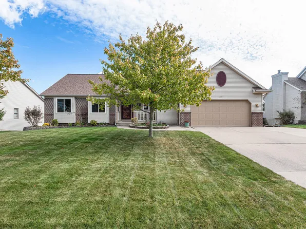 1944 Awixa St NW, Grand Rapids, MI 49534