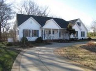 230 Willowcreek Rd, Paducah, KY 42003