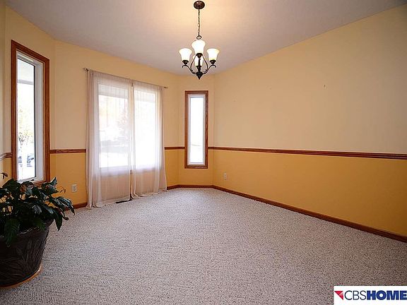 5th image of 2605 Blackhawk Dr