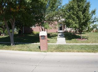 6900 Ridge Rd, Lincoln, NE 68512