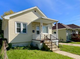 927 Harbridge Ave, Racine, WI 53403