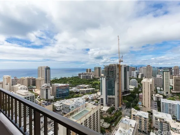 2240 Kuhio Ave APT 3807, Honolulu, HI 96815