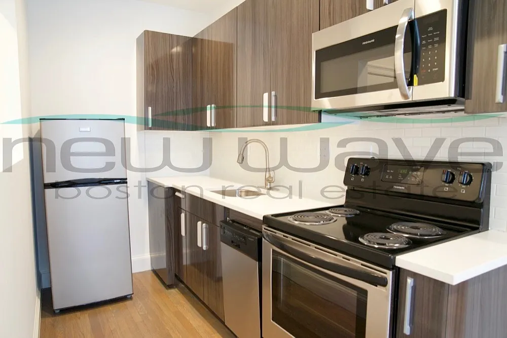 2 bed, 600 sqft, $3,800 — Photo 2