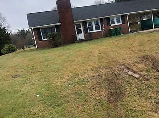 3240 Old Hollow Rd, Walkertown, NC 27051