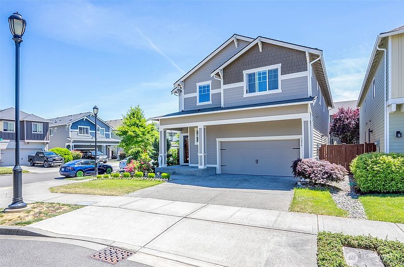 3rd image of 3234 Hanna Drive NE