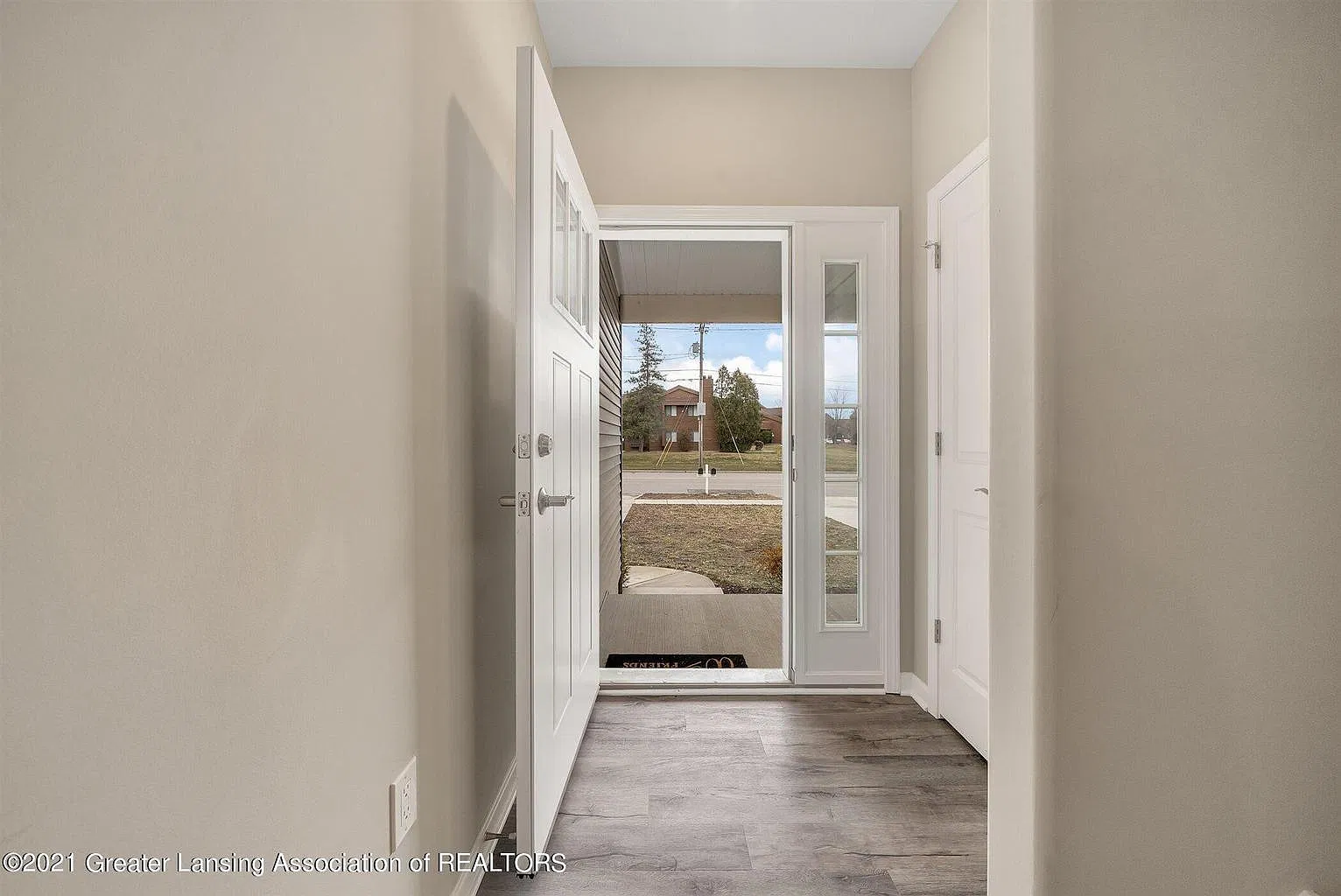 3 bed, 1408 sqft, $1,900 — Photo 4