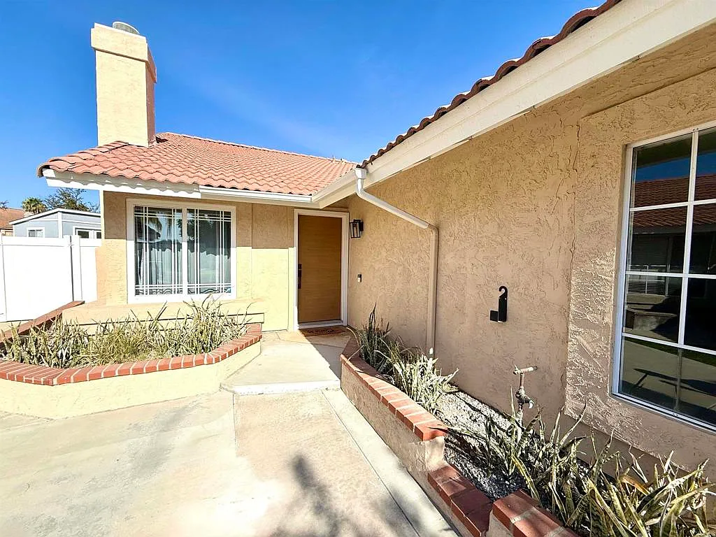 3 bed, 1370 sqft, $3,600 — Photo 2