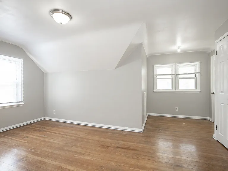 18121 Hiller Ave — Photo 15