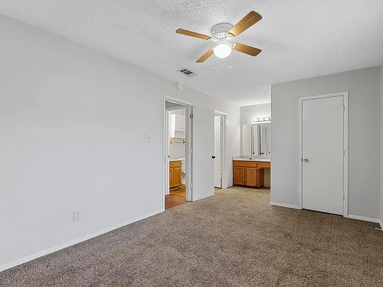 4920 Brianhill Dr #B — Photo 10