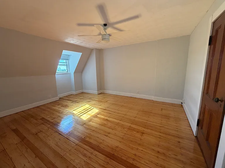 318 Tappan St #3 — Photo 10