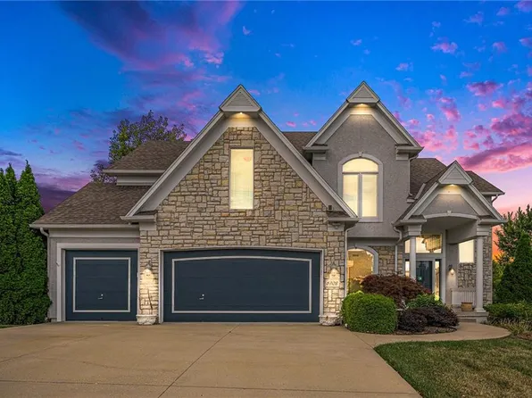 6308 N Cypress Ave, Gladstone, MO 64119