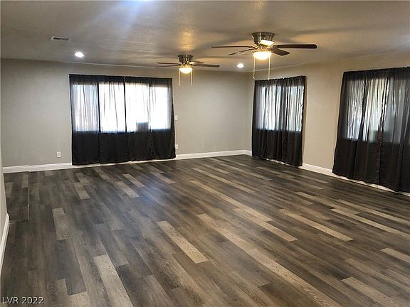 3rd image of 1501 N Tonopah Dr