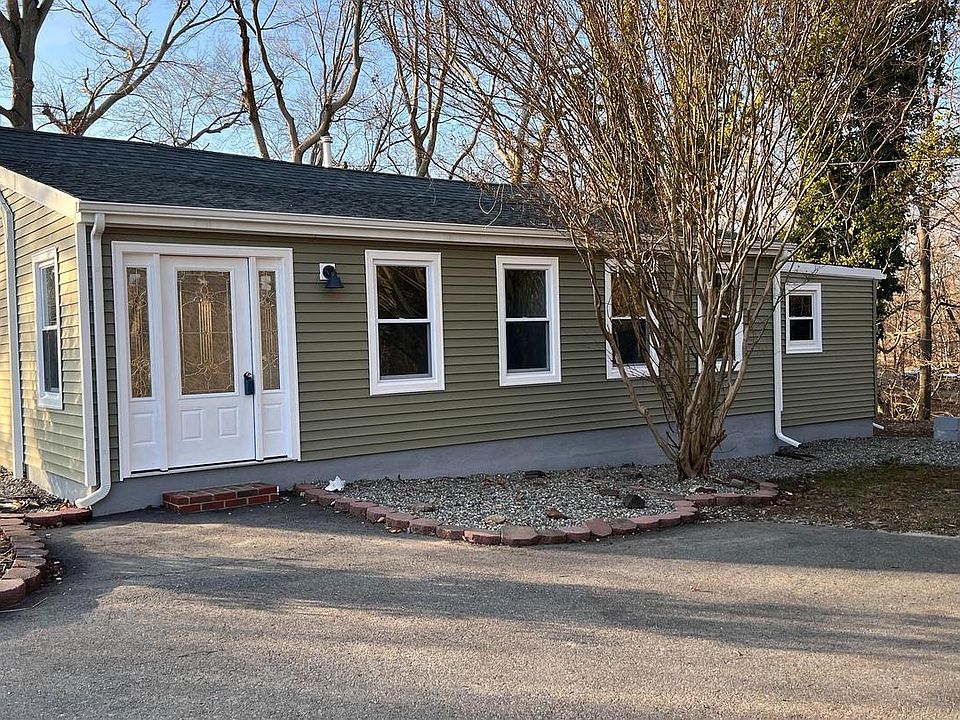 1st image of 301 Ellisdale Rd