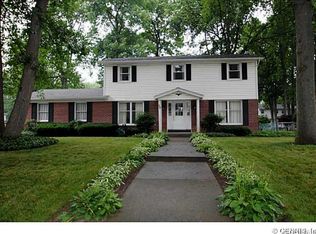 72 Hemlock Woods Ln, Rochester, NY 14615