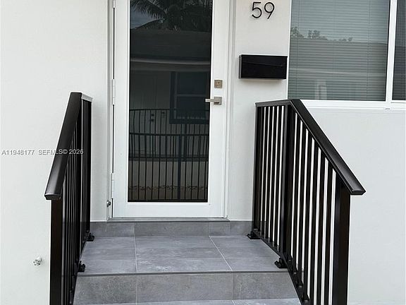 3rd image of 59 E 14th St