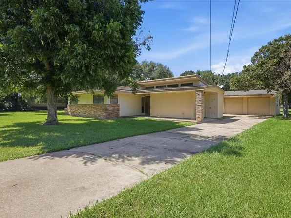 3293 62nd St, Port Arthur, TX 77640