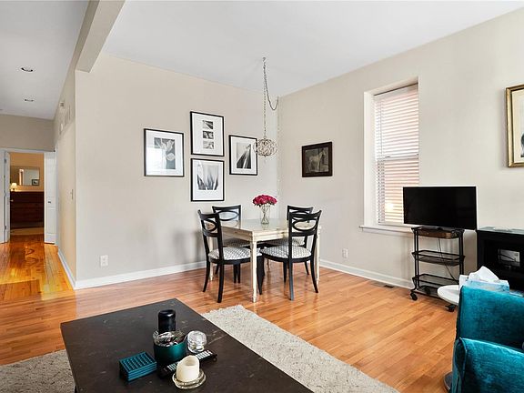 3rd image of 3901 Botanical Ave #3